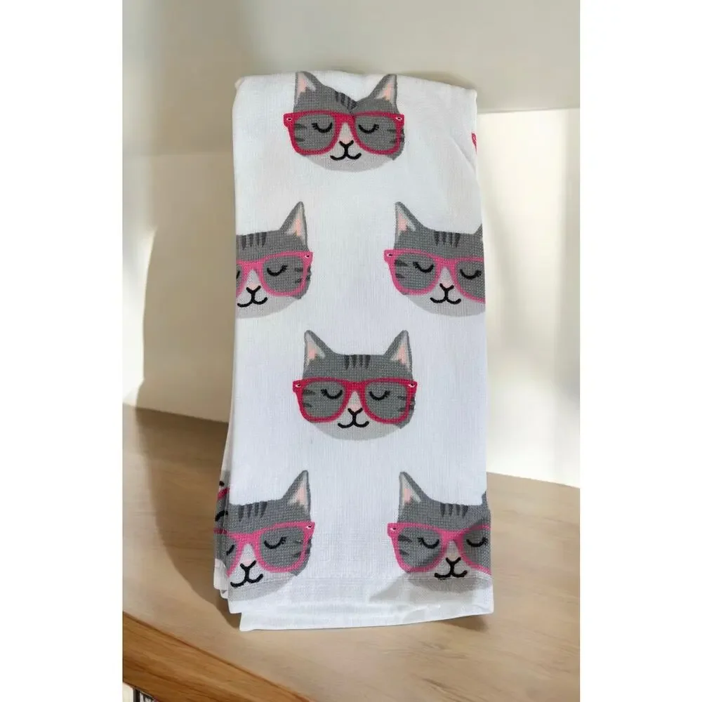 NWT En Vogue Grey & Orange Tabby Cat Cats in Pink Glasses 2 Kitchen Towel Set